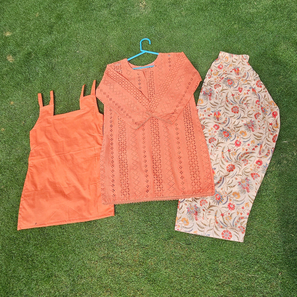 Rustic Chicken Kari Shirt & Shalwar