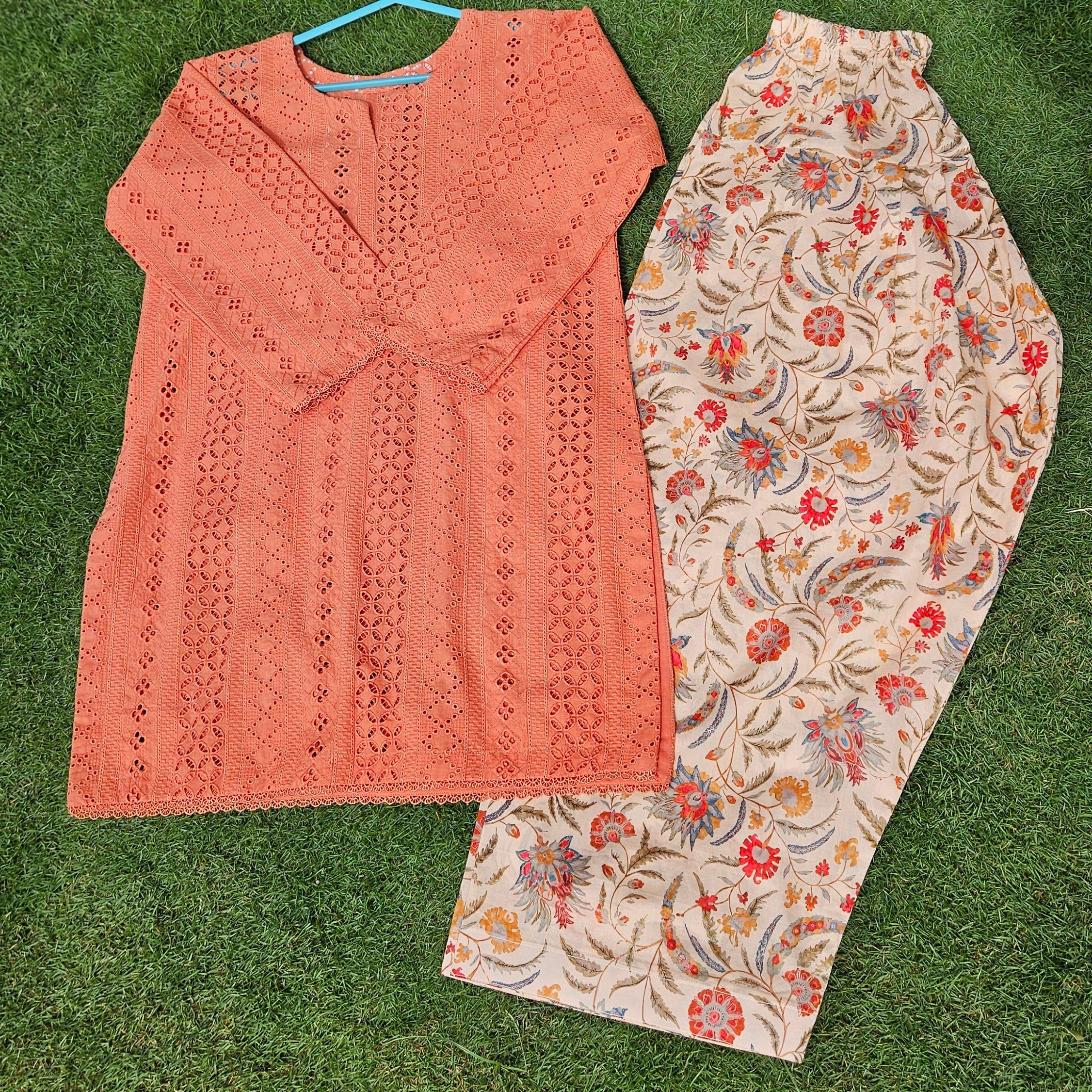 Rustic Chicken Kari Shirt & Shalwar