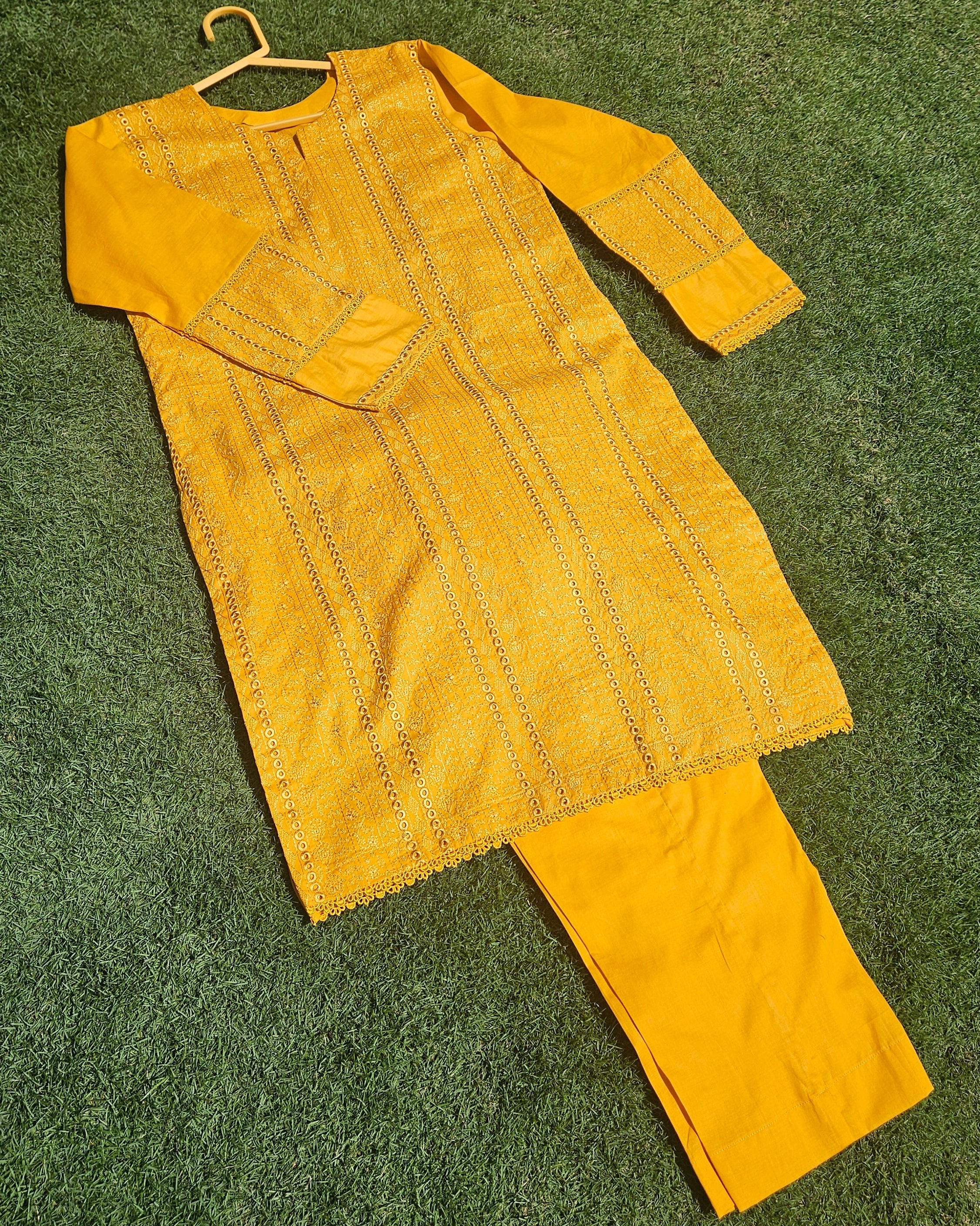 Yellow Embrioded Chicken Kari 2 Piece