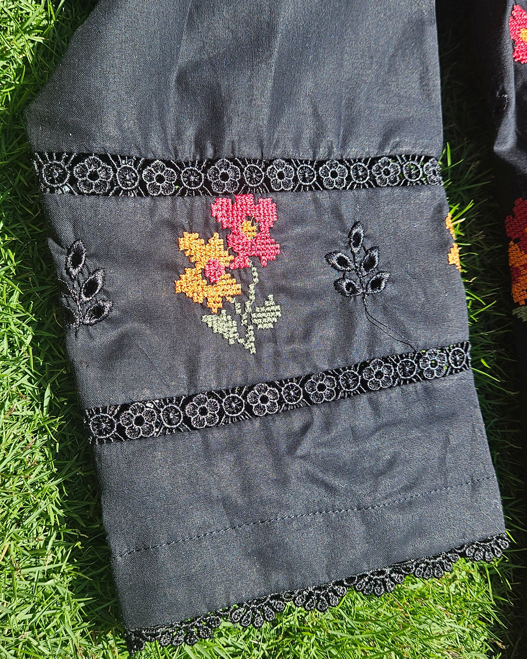 Black Embrioded Chicken Kari 2 Piece