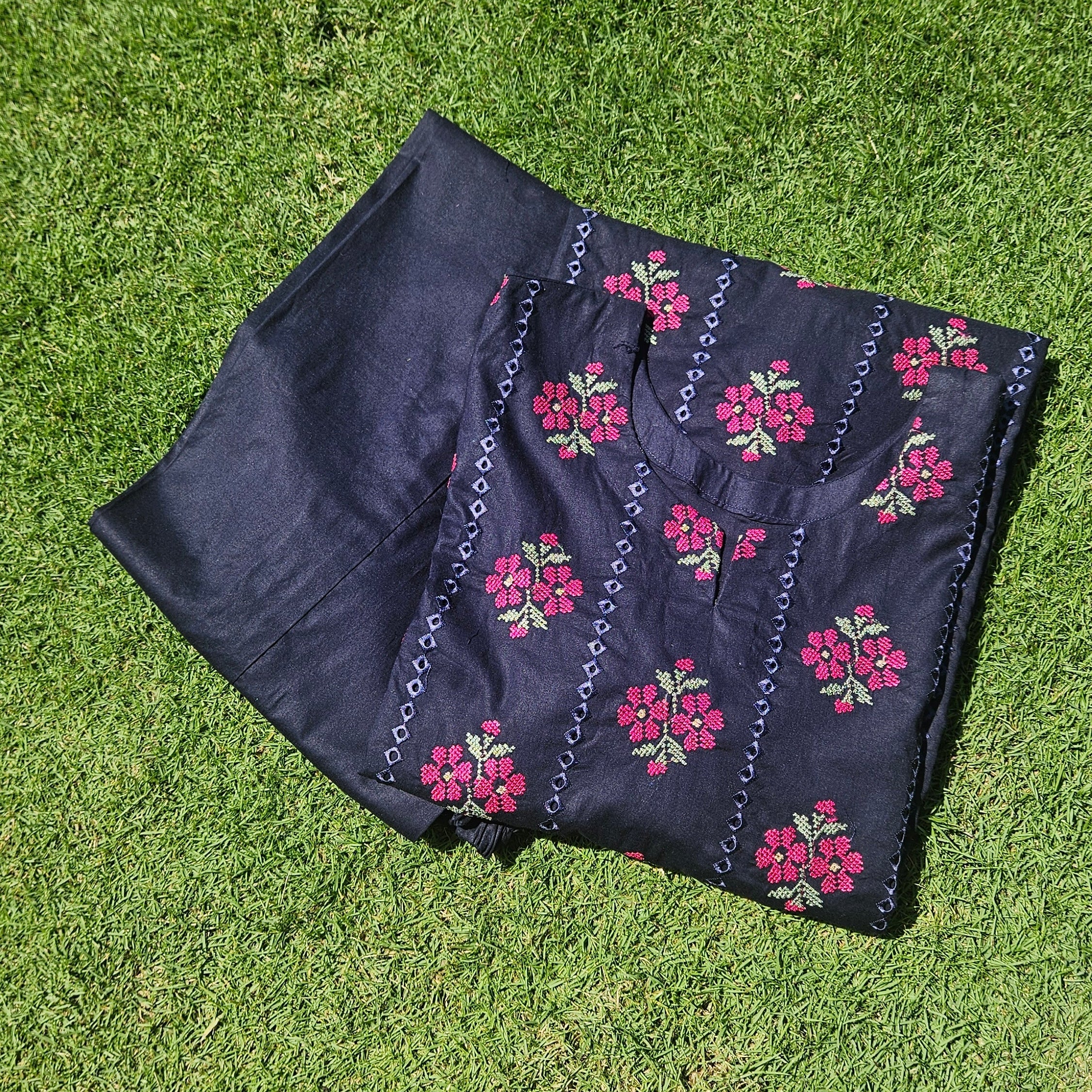Blue Embrioded Chicken Kari 2 Piece