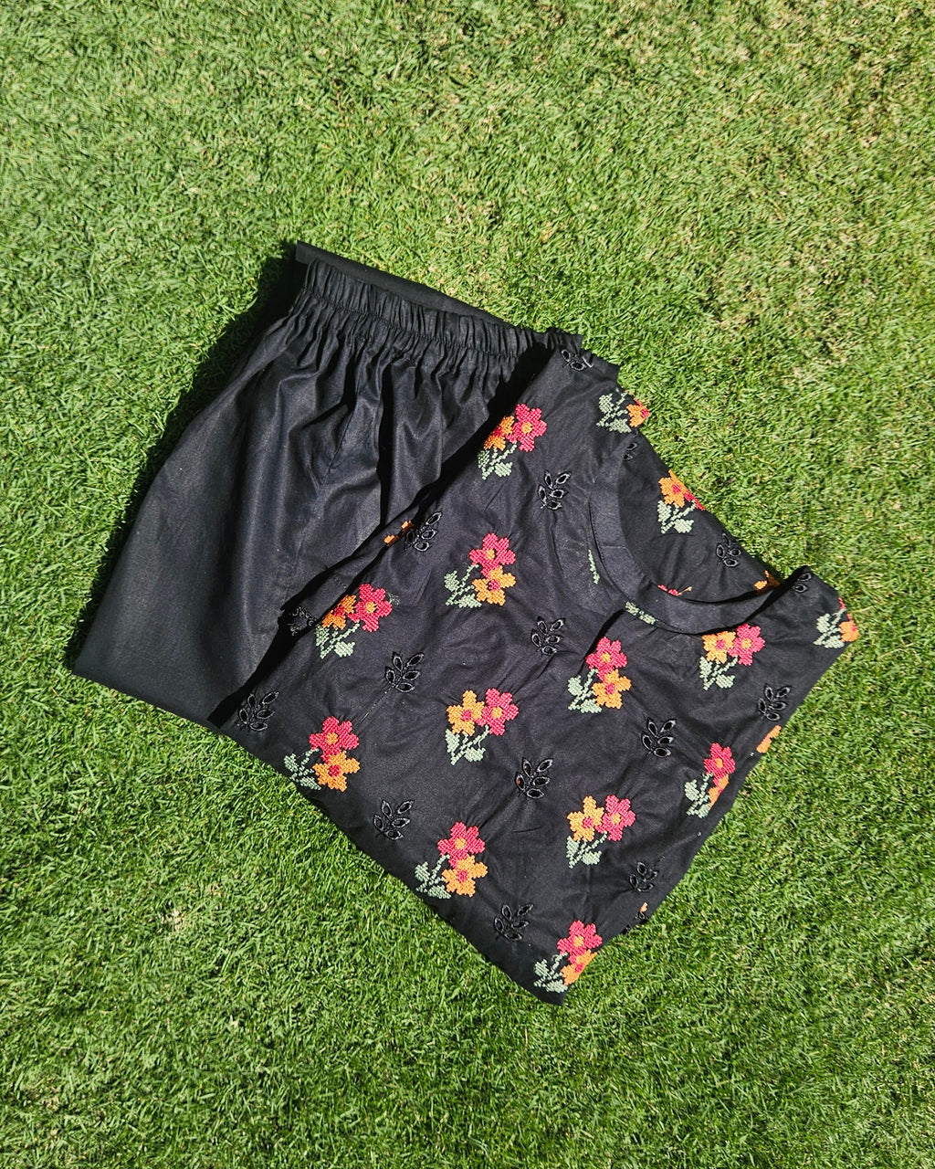 Black Embrioded Chicken Kari 2 Piece